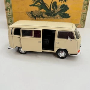 Welly 1:24 Scale 1972 Volkswagen Type 2 Bus Welly 22472 Beige Welly Volkswagen - Picture 1 of 8
