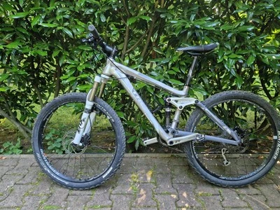 Top Zustand: Mountainbike MTB Damen Trek Fuel EX 8 WSD, neue Bremsanlage, 15,5 - Bild 1 von 4