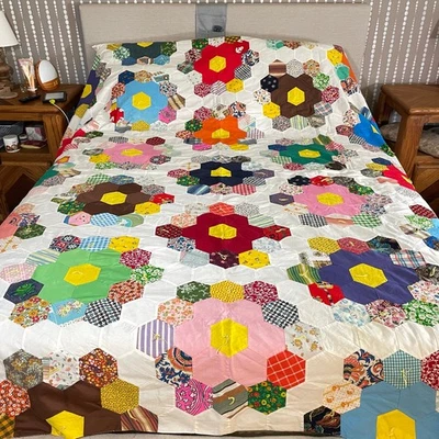 手工缝制被套祖母的 Groovy 花园复古 20 世纪 70 年代  — 第 1/4 张图片