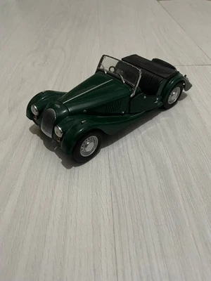 Kyosho Morgan Die Cast | 1:18 | Green - Image 1 of 4