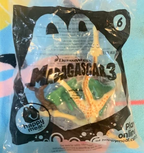 Figura Happy Meal 2012 Madagascar 3 Melman Giraffe & Monkey McDonalds - sin abrir - Imagen 1 de 2