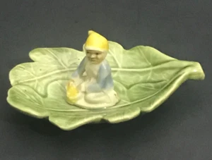 Shamrock Pottery Made in Ireland Figurine Gnome Pixie on leaf figurine - Picture 1 of 6