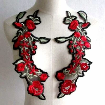 LOT de 2 APPLIQUES SYMÉTRIQUES, FLEUR Rouge brodée sur voile noir - ACD89 Foto 1 de 2