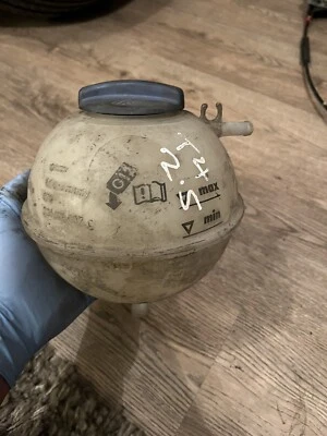 Volkswagen VW Transporter Caravelle 1.9 2.4 tanque de cabeza original 701121407C Foto 1 de 4