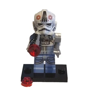 LEGO® Star Wars™ AT-AT Driver Dark Red Imperial Logo Frown 75298 sw1104 W Stand - Picture 1 of 3