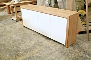 FERN BUFFET/SIDEBOARD GLOSS POLY DOORS TASSIE OAK FACTORY DIRECT - Picture 1 of 7
