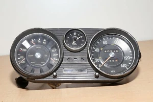 Mercedes-Benz W114 Instrument cluster - Picture 1 of 9