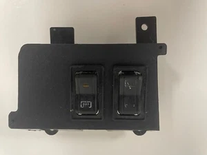 92-95 Jeep YJ SWITCH Wrangler OEM Rear Wiper Defrost Hard Top Switches w/ Bezel - Picture 1 of 1