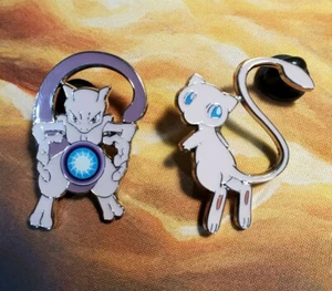 Pokemon Destinos Ocultos Pins Mewtwo Mew Nintendo Oficial Auténtico Pin Set - Imagen 1 de 1