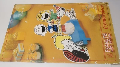 Centro de mesa "Feliz cumpleaños" Peanuts 1965 de Hallmark = Nuevo y sin usar = Excelente Foto 1 de 4