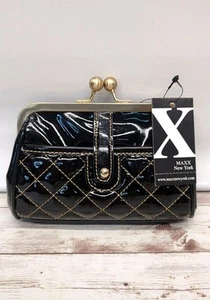 Small MAXX New York Signature Black Shiny Click Clasp Quilted Coin Purse - Picture 1 of 11