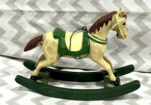 Statuina in resina plastica decorazione natalizia cavallo hobby a dondolo vintage - Foto 1 di 5