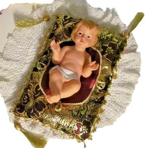 Christmas Baby Jesus on Pillow Nativity Set Piece Tassled Red Felt 8 inch - Picture 1 of 3