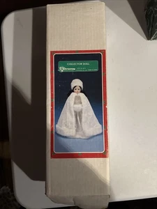 Bambola di porcellana vintage House of Lloyd 1988 "Natale nel mondo" - Foto 1 di 11