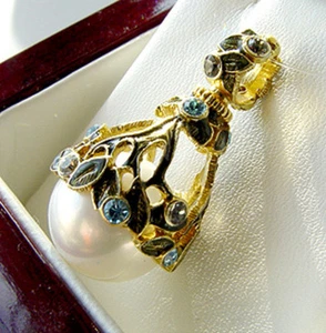 SALE ! LOVELY RUSSIAN STERLING SILVER WITH GENUINE PEARL EASTER EGG PENDANT - Picture 1 of 3