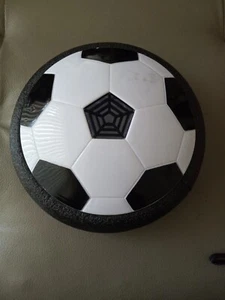 TOYS - TOYK BOY TOYS LED FLOATING SOCCER BALL. INDOOR/OUTDOOR. - Picture 1 of 2