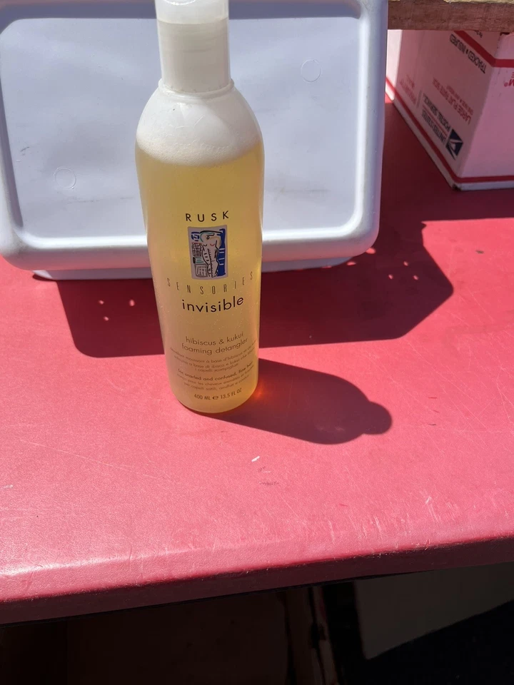 Desenredante de espuma para hibisco y kukui Rusk invisible 2 oz Foto 1 de 1
