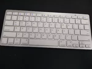 BK3001 Bluetooth Wireless White Aluminium Alloy Keyboard, Smartphones/Tablets - Bild 1 von 15