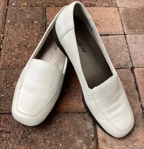 Trotters Jenn Womens White Leather Loafer Flats Shoes- 6 1/2M-pre-owned-EUC! - Picture 1 of 15