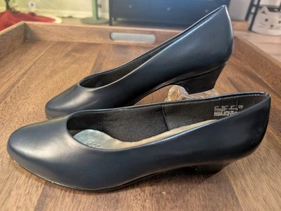 Zapatos para mujer Soft Style by Hush Puppies azul marino Angel II tacones de vestir talla 8 W Foto 1 de 4