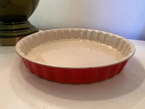 Vintage Cousances 26 Crostata Stampo Quiche Torta Smaltata Ghisa Tonda Rosso Arancione Francia - Foto 1 di 6
