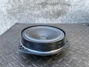 ALTAVOZ AUDIO PUERTA TRASERA DERECHA O IZQUIERDA MERCEDES X166 / W166 GL450 GL350 OEM - Imagen 1 de 4
