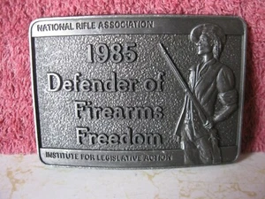 1985 N.R.A. DEFENDER OF FIREARMS FREEDOM PEWTER BELT BUCKLE - Picture 1 of 2