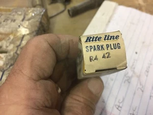 antique vintage riteway r4 42 spark plug - Picture 1 of 3
