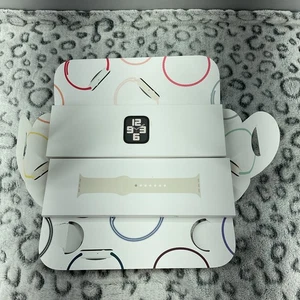 Apple Watch SE (Gen 2) 40 mm A2722 | Aluminium Starlight avec bracelet sport | GPS UNIQUEMENT - Photo 1 sur 6