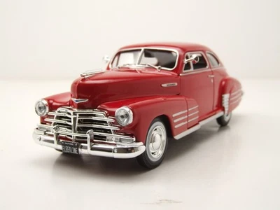 Chevrolet Fleetline Aerosedan 1948 rot Modellauto 1:24 Maisto
