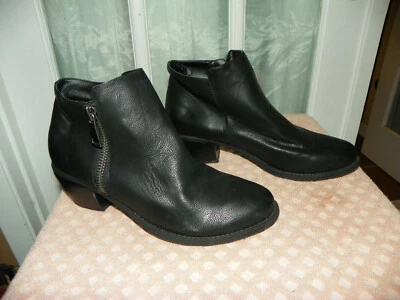 Botines Madeline de cuero negro con cremallera lateral para mujer talla 9 M Foto 1 de 4