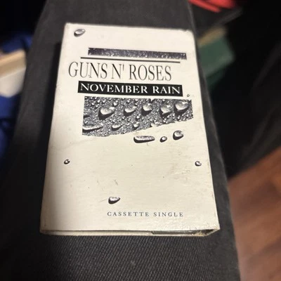 GUNS N' ROSES - NOVEMBER RAIN - ORIGINAL 1992 CASSETTE SINGLE- VG+ - Image 1 of 4