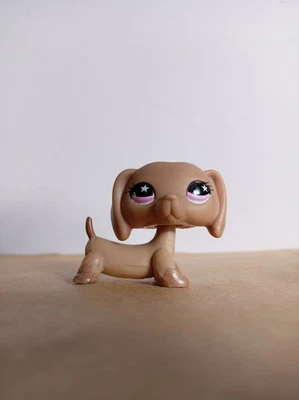 LPS Littlest Pet Shop #932 Dachshund with Pink Star Eyes - Image 1 of 3
