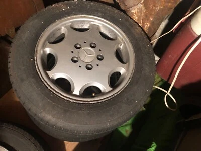 Rueda Mercedes E320 8 orificios OEM buen estado E137 6.5i X 15H2 Foto 1 de 4