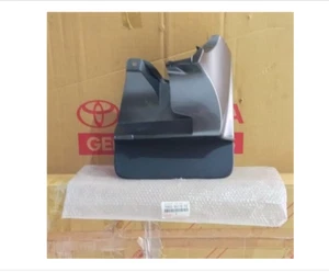 TOYOTA Genuine MUDGUARD, FRONT FENDER, RH 76603 - 60110 - F0 - Imagen 1 de 3