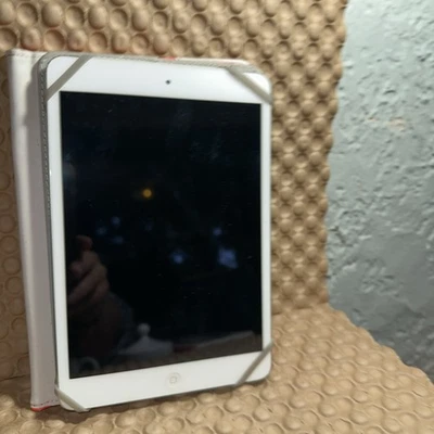 Apple iPad mini 2 A1490 16 GB, Wi-Fi, 7.9 in - Space Gray/Black - Image 1 of 4