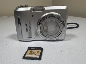 Cámara digital Kodak EasyShare 16 MP plateada zoom óptico 5X modelo C1550 con tarjeta SD - Imagen 1 de 7