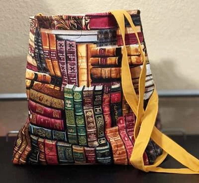 Sacola tote livros de biblioteca - Forro dourado com bolsos - Máquina acolchoada - Imagem 1 de 2