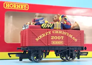 Hornby R 6380 - OO Gauge - 7 Plank Wagon - Christmas 2007 - Foto 1 di 13