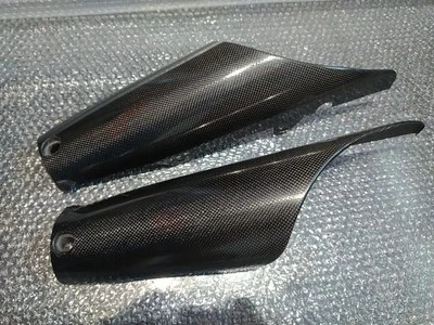 Yamaha Mt-01 Carbon Side Panels SECOND CHOICE - Image 1 of 4