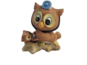 Porcelain Figurine Doctor Owl with Baby Owl Patient Hand Painted Miniature - Imagen 1 de 10