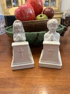 SET OF 2 ~ BOY & GIRL PRAYING ~ Porcelain ~ 5.5” X 3.5” ~ VGC ~ - Picture 1 of 8