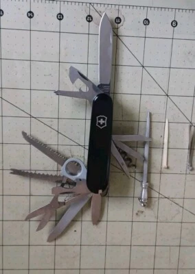 Victorinox Rostfri Officier Suisse en cuero portador y acero de afilado Foto 1 de 4