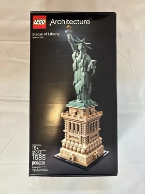 LEGO Architecture Statue of Liberty 21042 Building Kit 1685 Pieces - Image 1 of 3