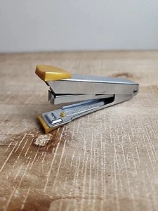 Vintage Regal Stapler Model 25 Office Desk Top Collectible Collection - Picture 1 of 13