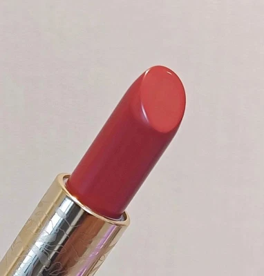 Lápiz labial Estee Lauder edición limitada tono Palm Beach Chic .12 oz / 3.5 g Foto 1 de 2