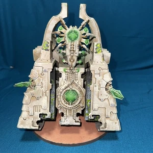 40K Necron Monolite A - Foto 1 di 5
