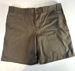 Eddie Bauer Shorts Mens size 42 Green Casual 4 Pocket 100% Cotton - Picture 1 of 9