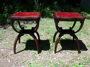 Par de mesas superiores de cuero rojo caoba estilo Adams Always Regency de colección de 2 niveles - Imagen 1 de 12