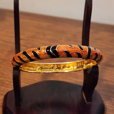 Brazalete Brazalete Firmado Kenneth Jay Lane 2006 Naranja Rayas Esmalte Bisagras Foto 1 de 4
